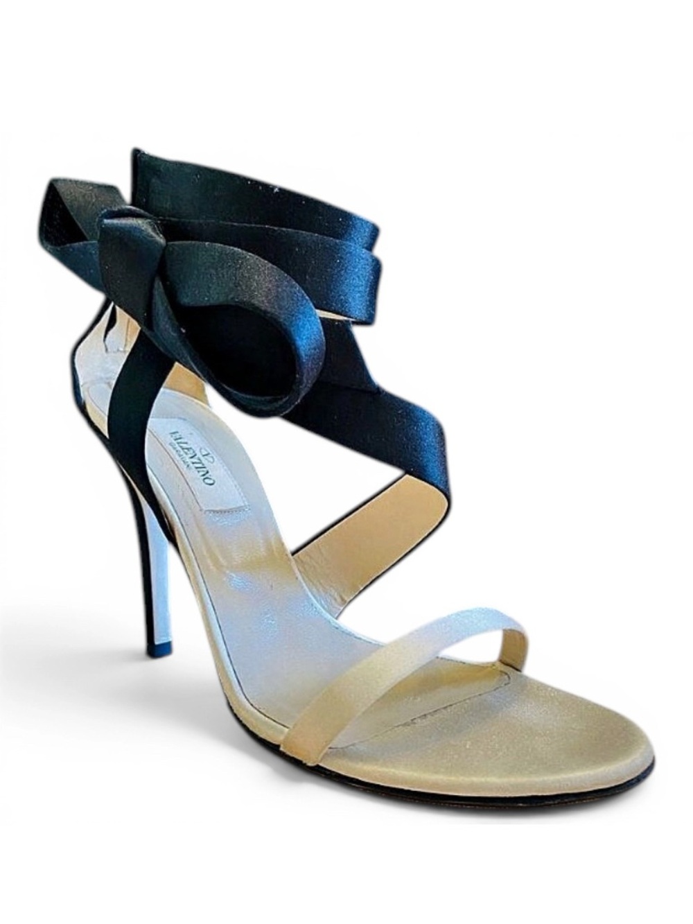 🛍️ Valentino Garavani  Authentic Elegant Black and Cream Satin Heels